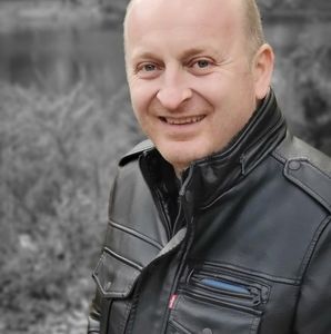 Meet your Posher, Sinisa